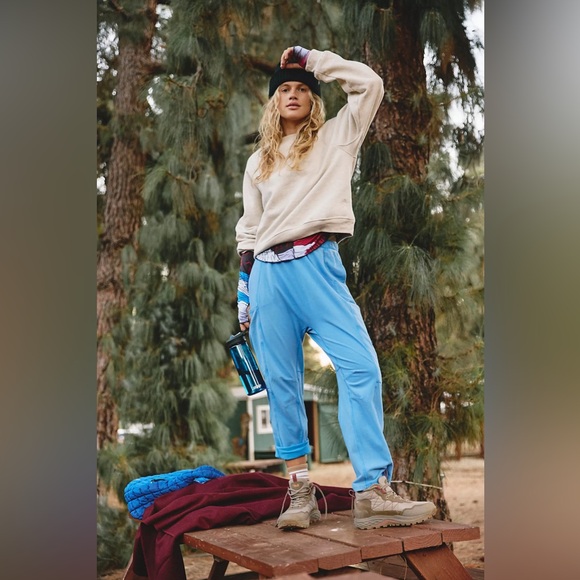FP Movement by Free People Pants - FP Movement Hot Shot Pants in Riviera Blue 🌸